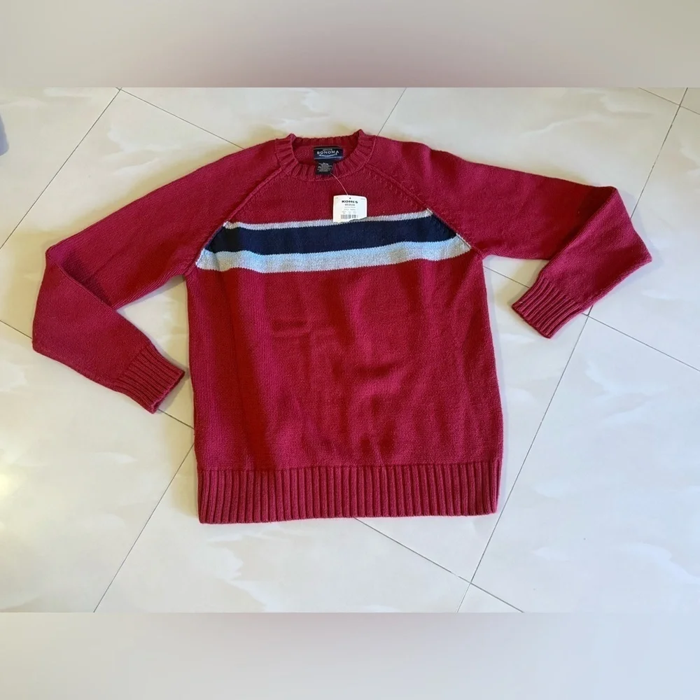 Sonoma This is a Sonoma men's raglan crewneck sweater. Size M 600 Old barn